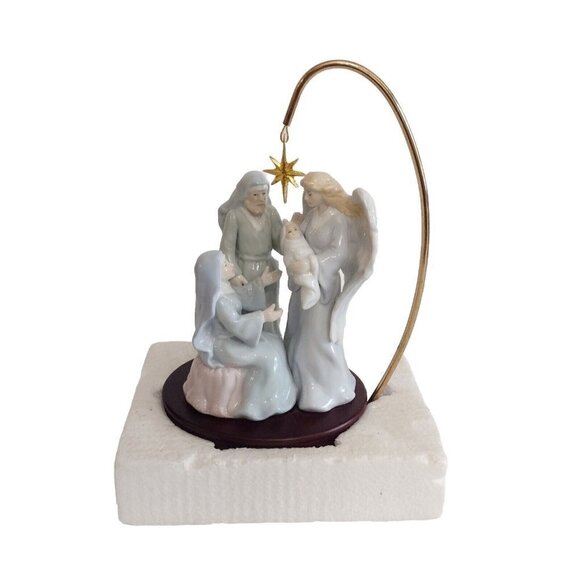 Vintage Christmas Around The World House Of Lloyd Nativity Music Box Porcelain - Picture 1 of 9